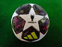 Load image into Gallery viewer, Fussball Champions League Final Budapest 2026 | Mini Replica J290 J350 Match Ball