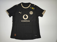 Laden Sie das Bild in den Galerie-Viewer, Borussia Dortmund 2026 Sondertrikot 100 Jahre Stadion Rote Erde AUTHENTIC