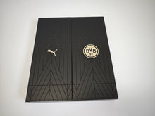 Laden Sie das Bild in den Galerie-Viewer, Borussia Dortmund 2026 Sondertrikot 100 Jahre Stadion Rote Erde AUTHENTIC