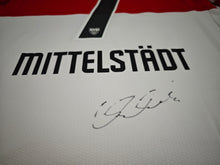 將圖片載入圖庫檢視器 VfB Stuttgart 2024-2025 Home Autogramm Signiert - Mittelstädt 7
