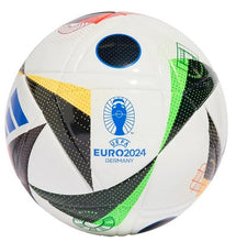 Laden Sie das Bild in den Galerie-Viewer, Fussball Adidas Fussballliebe EURO 2024