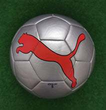 將圖片載入圖庫檢視器 Fussball PUMA King Graphic TEAM CAT Mini Venono Auswahl