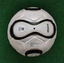 Cargar imagen en el visor de la galería, Fussball Adidas 2005-2008 Roteiro Teamgeist Europass Gloria Terrapass Sammler