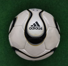 Cargar imagen en el visor de la galería, Fussball Adidas 2005-2008 Roteiro Teamgeist Europass Gloria Terrapass Sammler