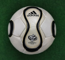 Cargar imagen en el visor de la galería, Fussball Adidas 2005-2008 Roteiro Teamgeist Europass Gloria Terrapass Sammler