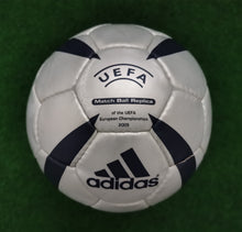 Load image into Gallery viewer, Fussball Adidas 2005-2008 Roteiro Teamgeist Europass Gloria Terrapass Sammler