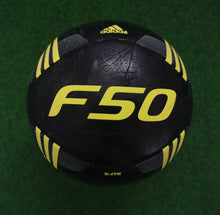 Cargar imagen en el visor de la galería, Fussball Adidas +F50 X-ite Glider Auswahl Sammlerstücke