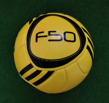 Cargar imagen en el visor de la galería, Fussball Adidas +F50 X-ite Glider Auswahl Sammlerstücke