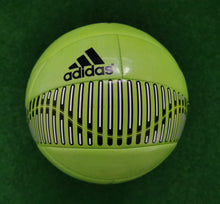 Cargar imagen en el visor de la galería, Fussball Adidas +F50 X-ite Glider Auswahl Sammlerstücke