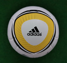 Charger l&#39;image dans la galerie, Fussball Adidas Jabulani WM 2010 Südafrika Replique Junior Glider Sammler