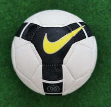 Cargar imagen en el visor de la galería, Fussball Nike Modelle T90 Mercurial Club Team u.a.