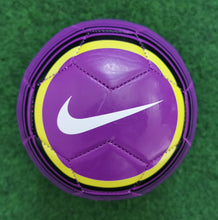 Cargar imagen en el visor de la galería, Fussball Nike Modelle T90 Mercurial Club Team u.a.