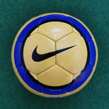 Cargar imagen en el visor de la galería, Fussball Nike Modelle T90 Mercurial Club Team u.a.