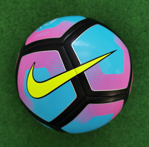 Fussball Nike Modelle Pitch & Strike