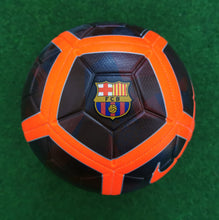 Cargar imagen en el visor de la galería, Fussball Nike Modelle Pitch &amp; Strike