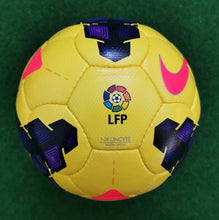 Cargar imagen en el visor de la galería, Fussball INCYTE Hi-Vis I La Liga 2013-2014 OMB