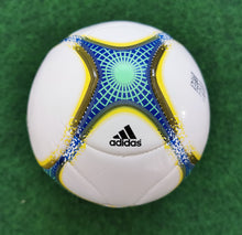 Load image into Gallery viewer, Fussball Adidas Mini