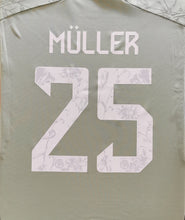 Cargar imagen en el visor de la galería, FC Bayern Sondertrikot Wiesn 2023 - Müller 25