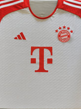 Laden Sie das Bild in den Galerie-Viewer, FC Bayern 2023-2024 Home Authentic - Beckenbauer 5 KAISER