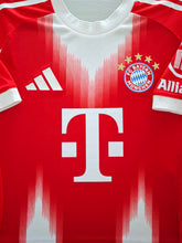 將圖片載入圖庫檢視器 FC Bayern 2025-2026 Home AUTHENTIC - Müller 25 Sonderflock