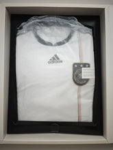 將圖片載入圖庫檢視器 DFB WM 2010 Home Authentic Special Edition Box