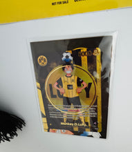 Laden Sie das Bild in den Galerie-Viewer, ONE PIECE &amp; BVB Dortmund Promo Goodie Bag Card Monkey.D.Luffy | Scarf Sticker