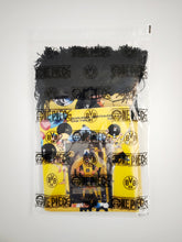 Laden Sie das Bild in den Galerie-Viewer, ONE PIECE &amp; BVB Dortmund Promo Goodie Bag Card Monkey.D.Luffy | Scarf Sticker