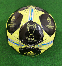 將圖片載入圖庫檢視器 Fussball UCL Final Lisbon 2014 Capitano Schwarz