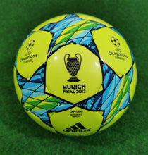 將圖片載入圖庫檢視器 Fussball UCL Final Munich 2012 Capitano Grün