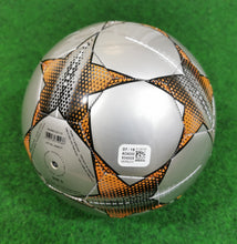 將圖片載入圖庫檢視器 Fussball UCL Finale 15 Capitano Silber