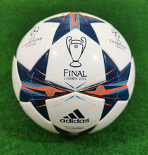 將圖片載入圖庫檢視器 Fussball UCL Final Lisbon 2014 Top Training