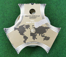 將圖片載入圖庫檢視器 Fussball Teamgeist Berlin Gold WM Finale 2006 OMB