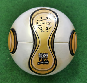 Fussball Teamgeist Berlin Gold WM Finale 2006 OMB