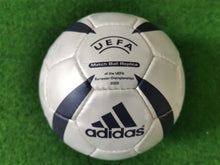 Laden Sie das Bild in den Galerie-Viewer, Fussball Adidas Roteiro EURO 2005 Women Replica