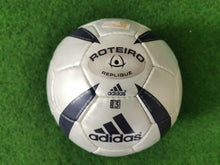 Laden Sie das Bild in den Galerie-Viewer, Fussball Adidas Roteiro EURO 2005 Women Replica