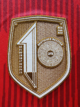 Laden Sie das Bild in den Galerie-Viewer, FC Bayern Sondertrikot 10 Jahre Deutscher Meister 2013-2022