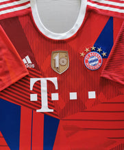 Laden Sie das Bild in den Galerie-Viewer, FC Bayern Sondertrikot 10 Jahre Deutscher Meister 2013-2022
