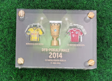 Cargar imagen en el visor de la galería, Miniatur in Glas I Gravur DFB Pokalfinale 2014 Berlin I Dortmund Bayern