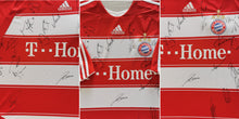 Load image into Gallery viewer, FC Bayern 2008-2009 Home TEAM Signiert