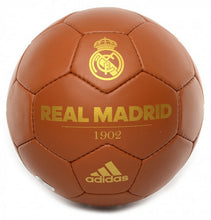 Laden Sie das Bild in den Galerie-Viewer, Fussball Adidas Real Madrid Retro 1902